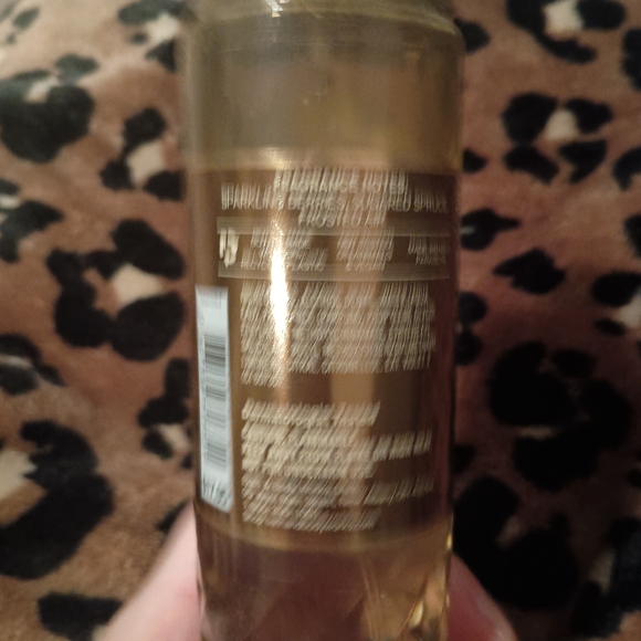DISCONTINUED Bath and Body Golden Berry Mistletoe Fine Fragrance Mist 8 fl oz - Picture 2 of 5